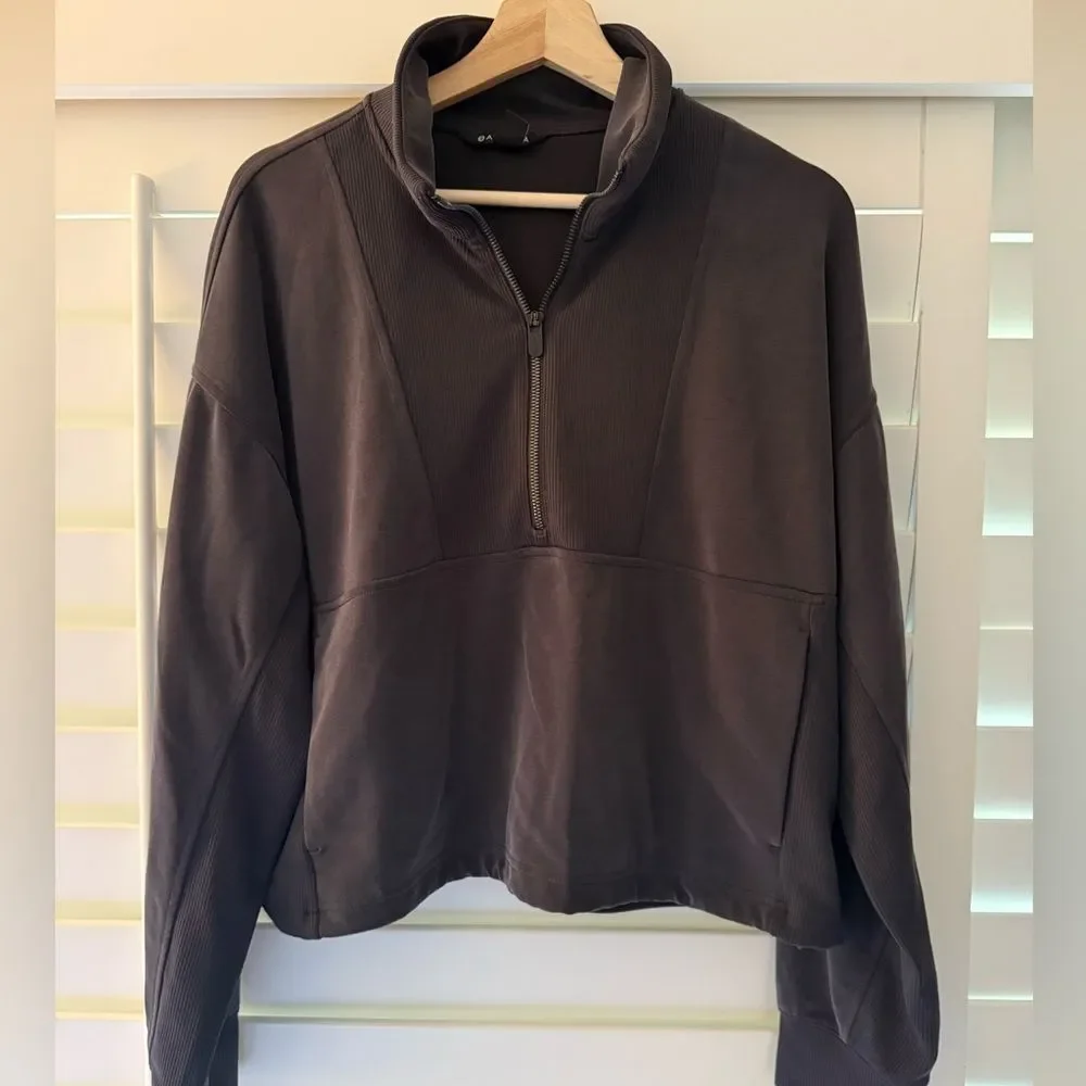 Athleta Charcoal Black Cropped Pullover